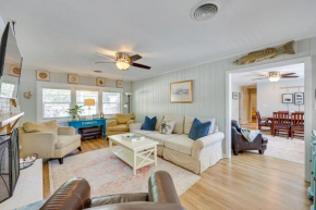 Beachy Wilmington Home 6 Mi to Riverwalk and Dtwn!
